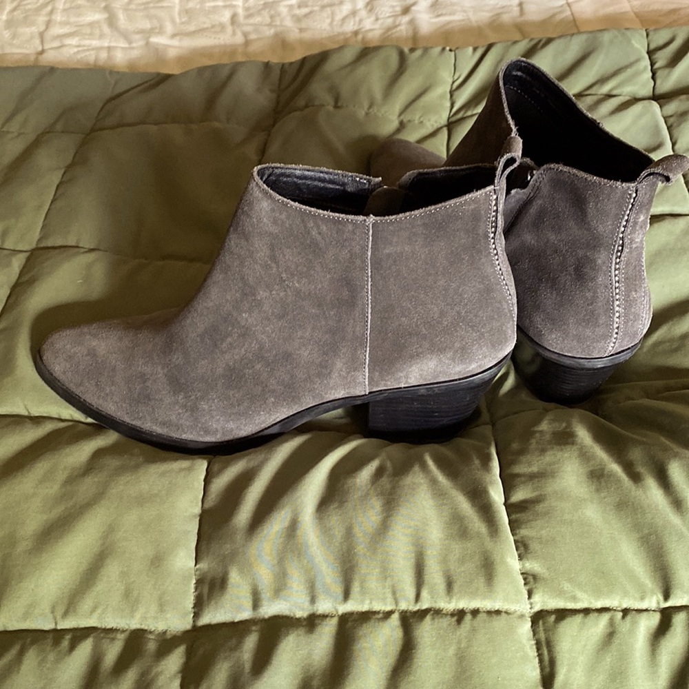Ankle boots